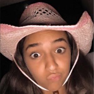 Meet your Posher, Hailey